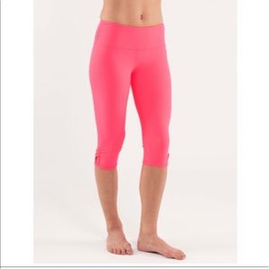 💕🎉HP🎉💕LULULEMON Dhanurasana Bright Pink Crop LEGGINGS 8